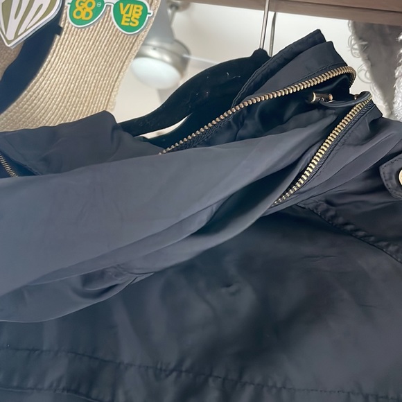 Michael Kors coat / jacket super comfy and the best on a rainy day - dress it up - Picture 13 of 13